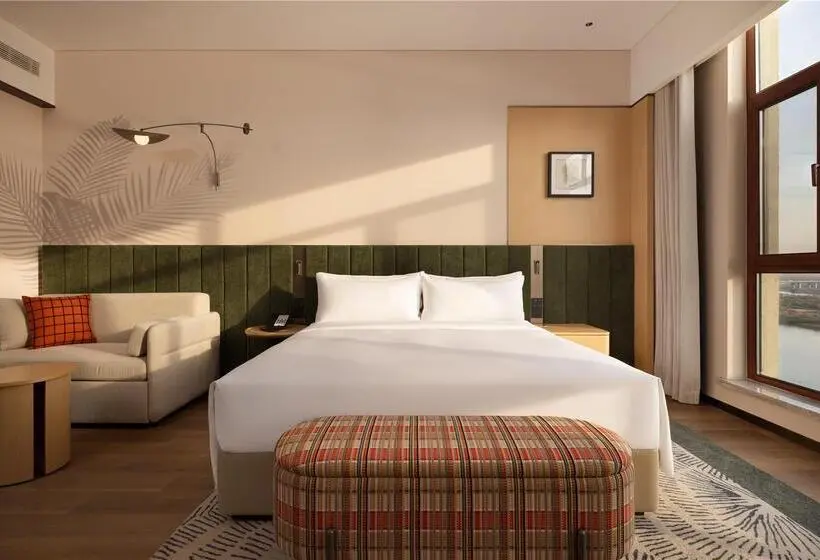 اتاق لوکس با تخت بزرگ, Hilton Haikou