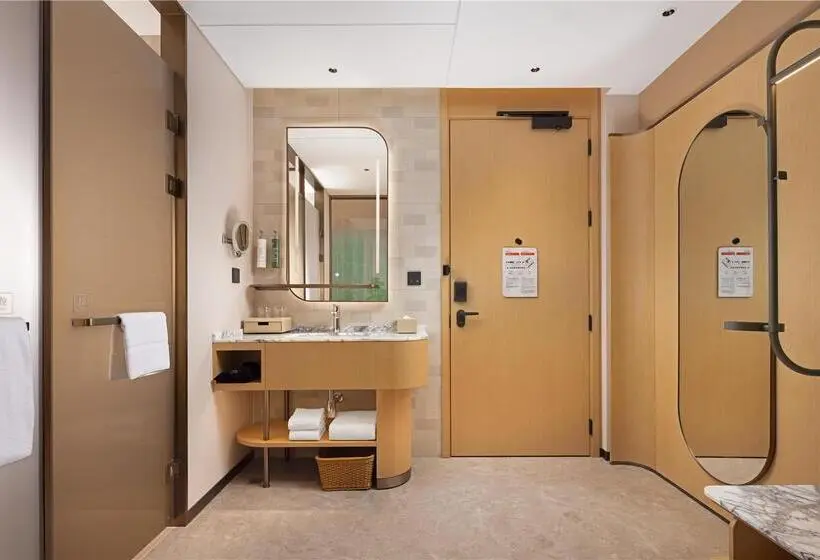 اتاق لوکس با چشمانداز دریا, Hilton Haikou