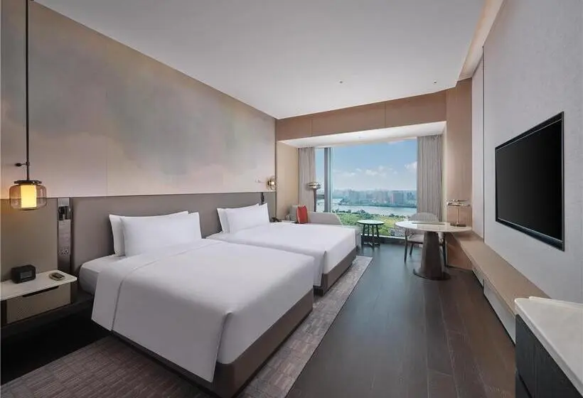 اتاق استاندارد با چشمانداز دریا, Hilton Haikou