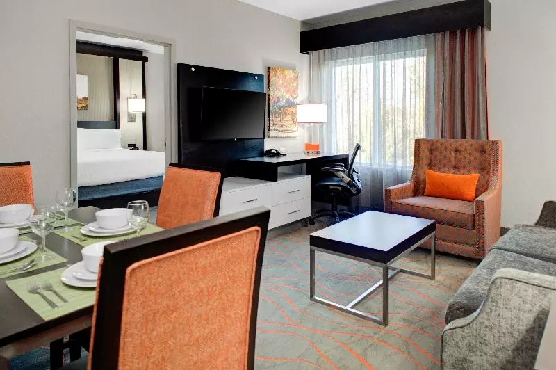 キングサイズベッドのスイートルーム, Holiday Inn Windsor   Wine Country, An Ihg