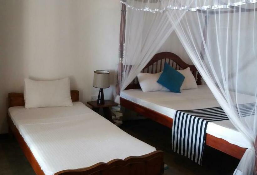 חדר משפחתי נוף לים, Ocean Breeze Villa