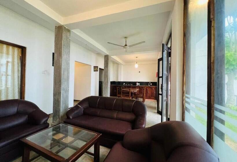 חדר משפחתי נוף לים, Ocean Breeze Villa