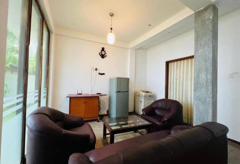 חדר משפחתי נוף לים, Ocean Breeze Villa