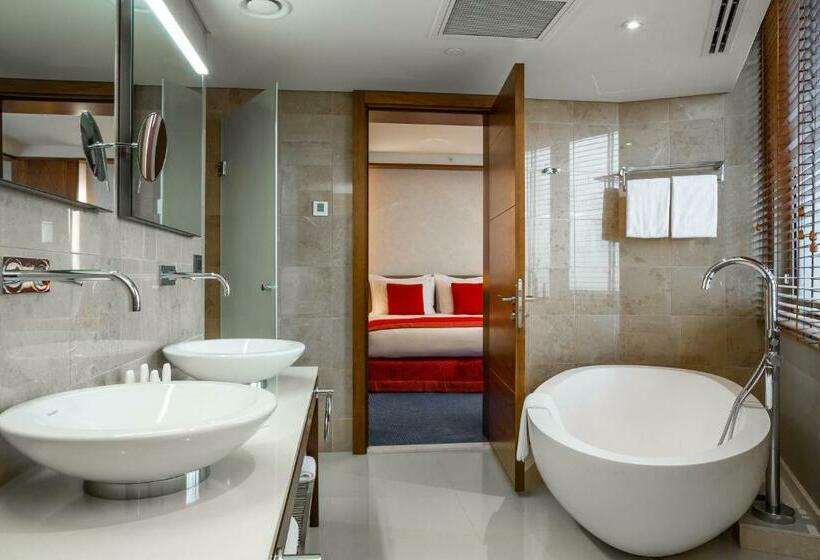 سوییت, Radisson Blu M Bamou Palace Hotel, Brazzaville