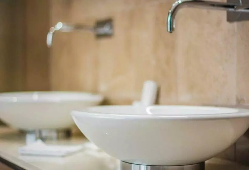 سوییت, Radisson Blu M Bamou Palace Hotel, Brazzaville