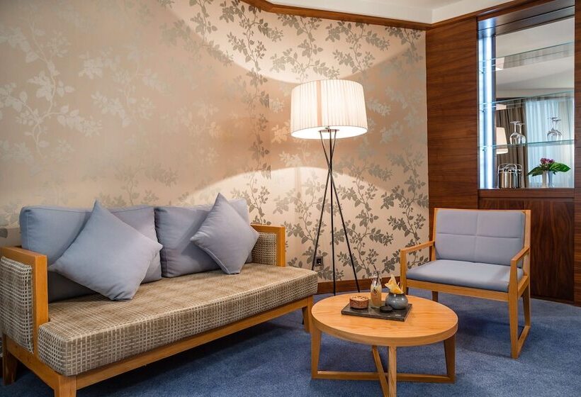 اتاق خانوادگی, Radisson Blu M Bamou Palace Hotel, Brazzaville