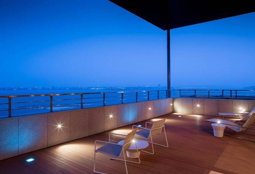 اتاق پنت هاوس, Radisson Blu M Bamou Palace Hotel, Brazzaville