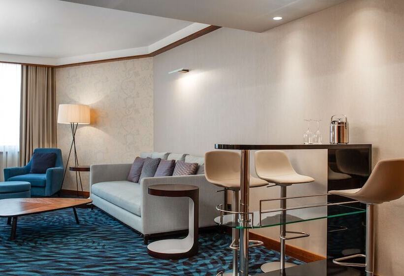 سوئیت با چشمانداز رودخانه, Radisson Blu M Bamou Palace Hotel, Brazzaville