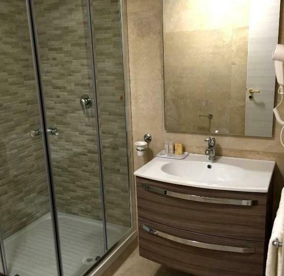 غرفة قياسية, Riviera Palace