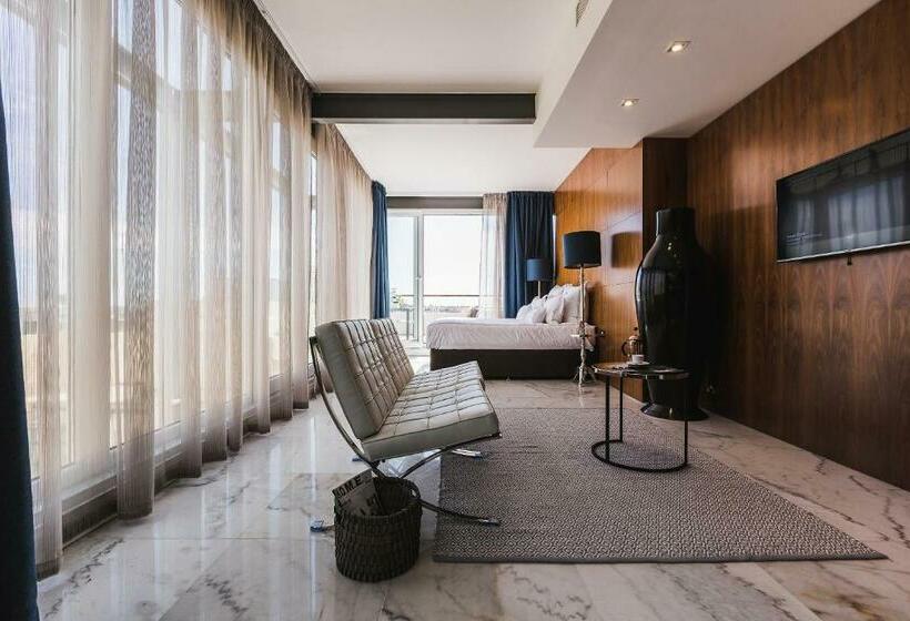 سوئیت جونیور با تراس, Su29 Boutique