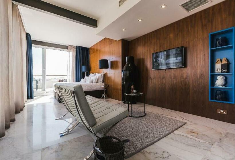 سوئیت جونیور با تراس, Su29 Boutique