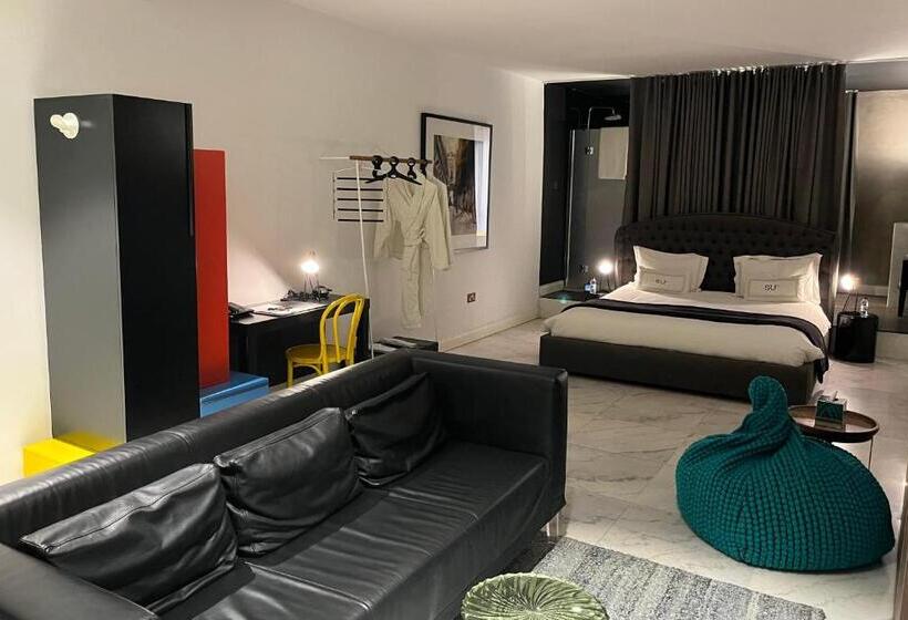 اتاق لوکس, Su29 Boutique