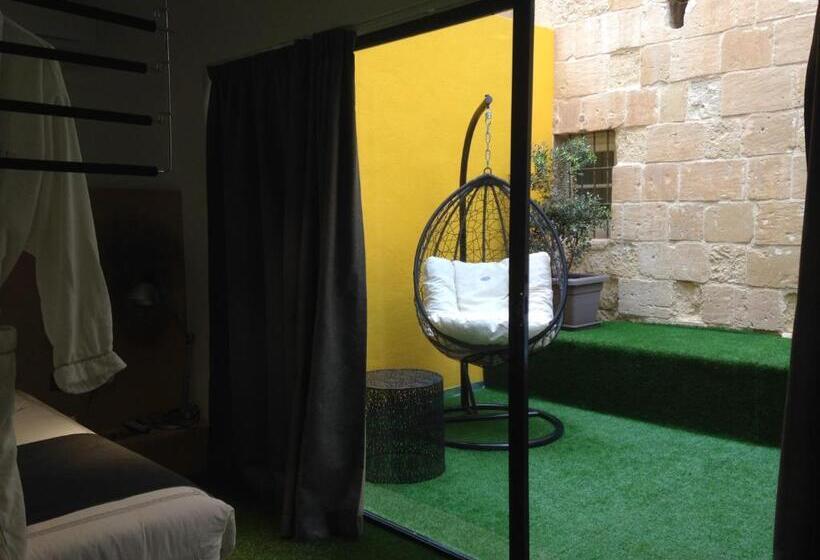 اتاق یک تخته با تراس, Su29 Boutique