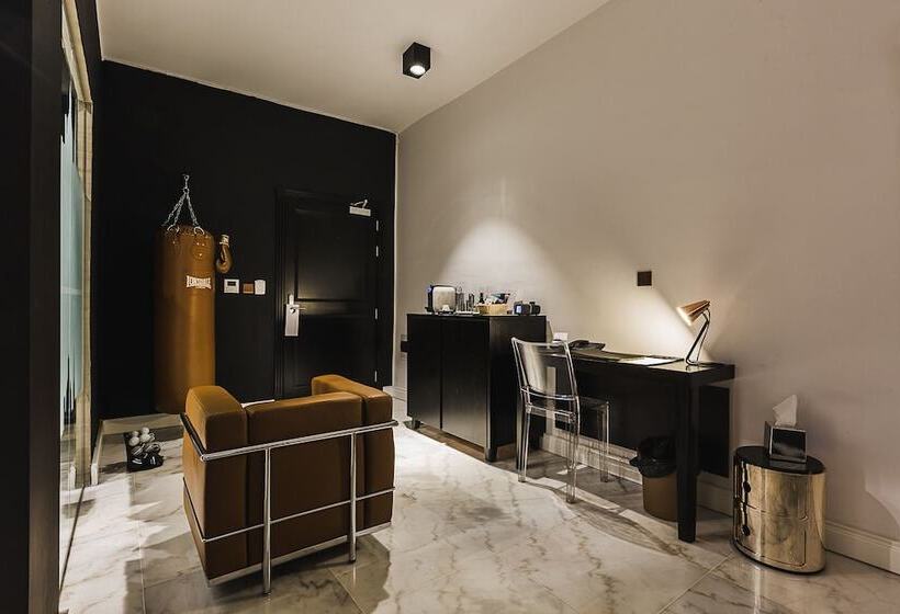 اتاق لوکس, Su29 Boutique