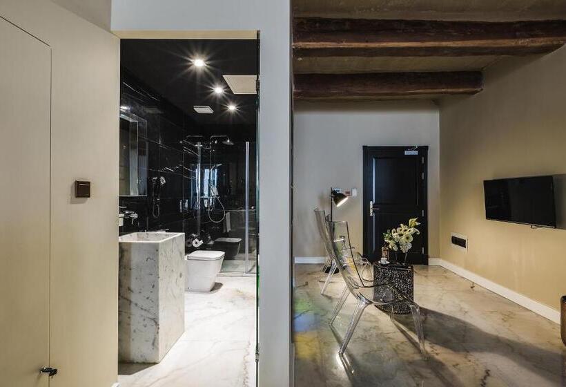 سوییت, Su29 Boutique