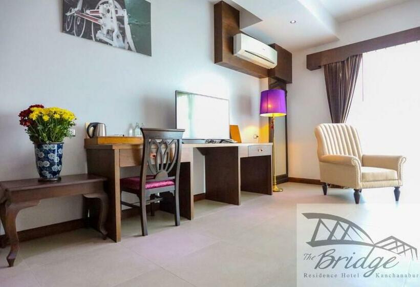 디럭스 스튜디오, The Bridge Residence