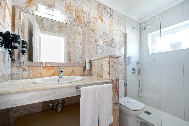 חדר סופריור, The Flora Residency