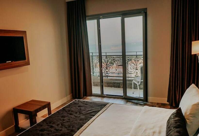 Deluxe Room, The Grand Mira Business