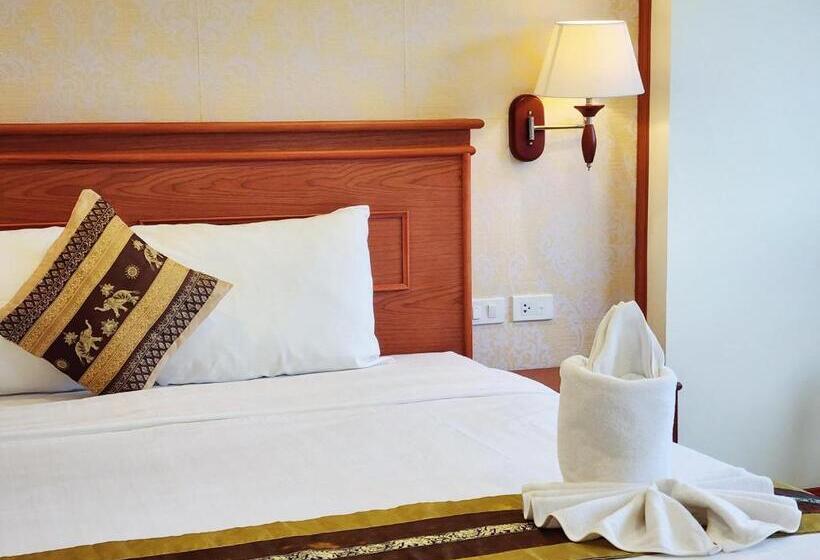 اتاق لوکس با تخت بزرگ, Phaithong Sotel Resort