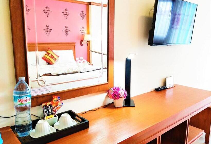 اتاق لوکس با تخت بزرگ, Phaithong Sotel Resort