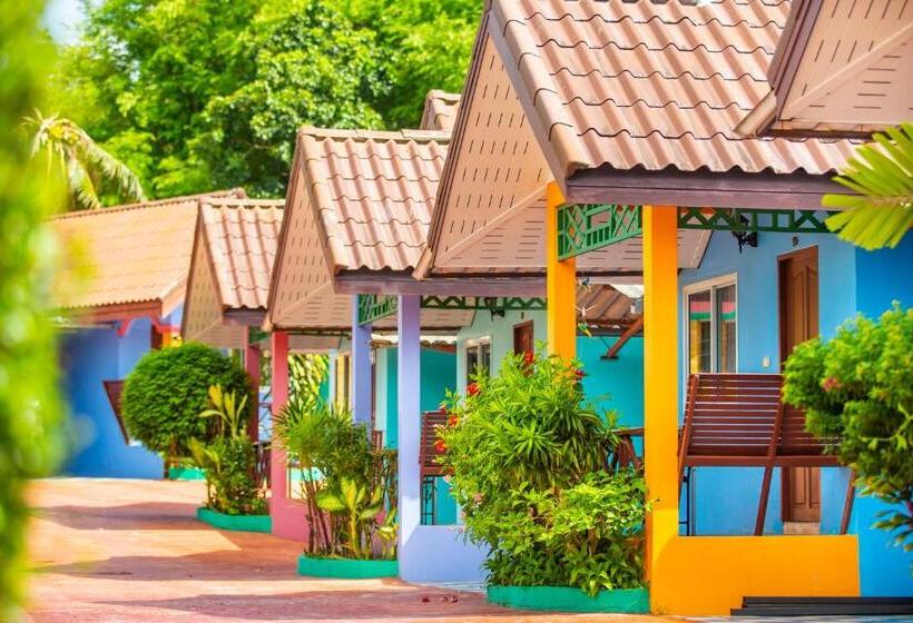 بنگله خانوادگی, Phaithong Sotel Resort