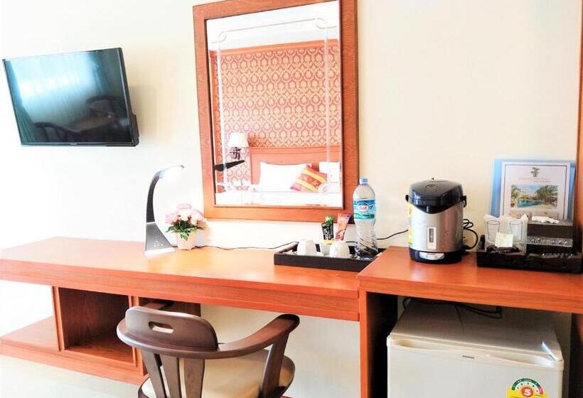 اتاق لوکس با تخت بزرگ, Phaithong Sotel Resort