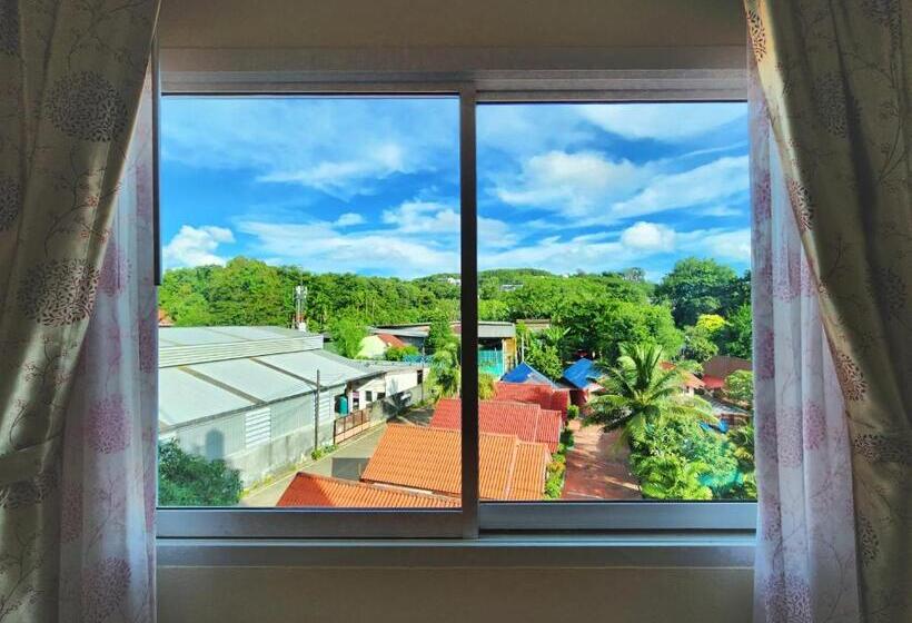 اتاق لوکس با تخت بزرگ, Phaithong Sotel Resort