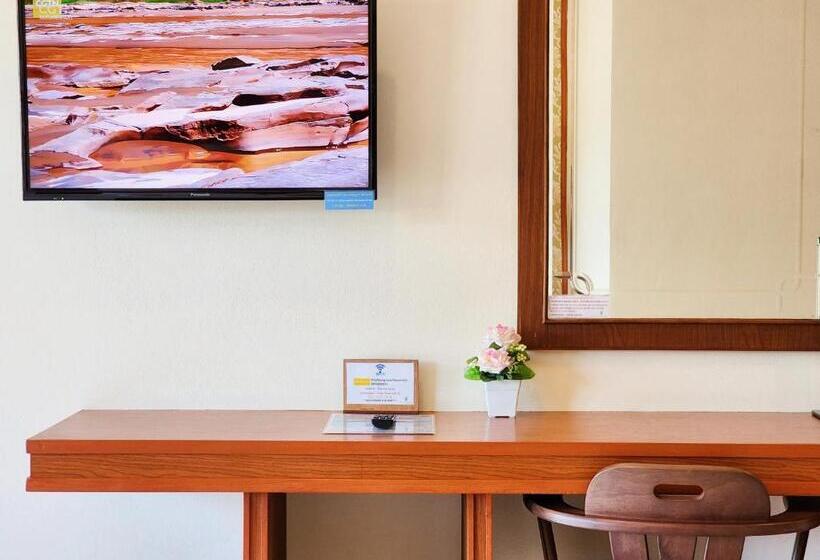 اتاق لوکس با تخت بزرگ, Phaithong Sotel Resort