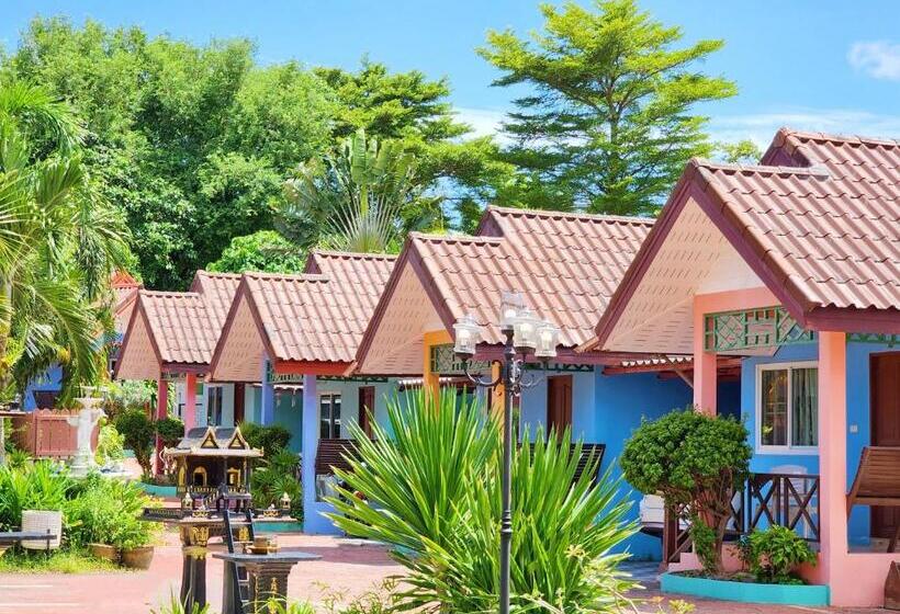 بنگله خانوادگی, Phaithong Sotel Resort