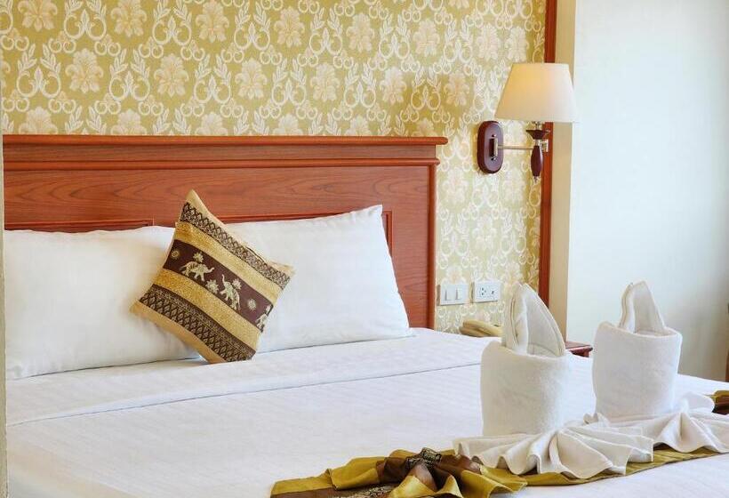 اتاق لوکس با تخت بزرگ, Phaithong Sotel Resort