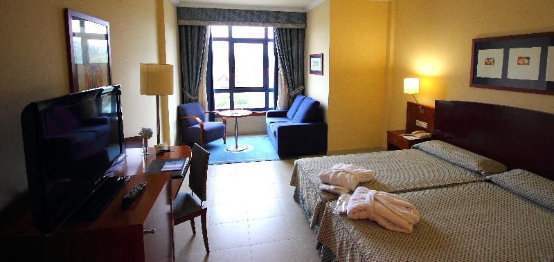 اتاق لوکس با تخت بزرگ, Phaithong Sotel Resort