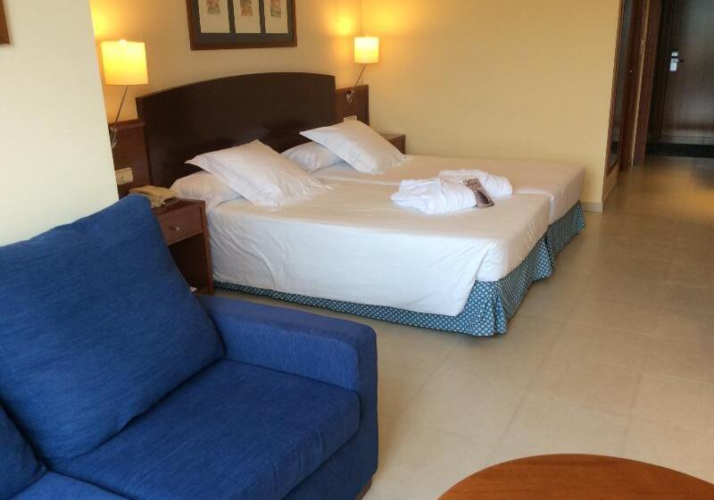 اتاق لوکس با تخت بزرگ, Phaithong Sotel Resort