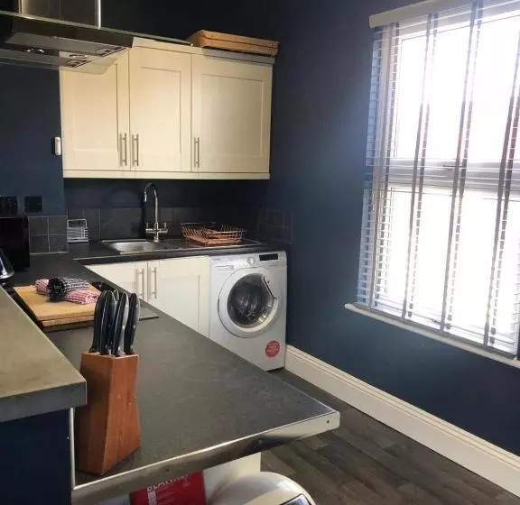 آپارتمان 2 خوابه, Raby Street Apartment