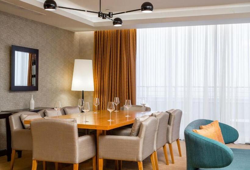 سوئیت رویال, Radisson Blu M Bamou Palace Hotel, Brazzaville