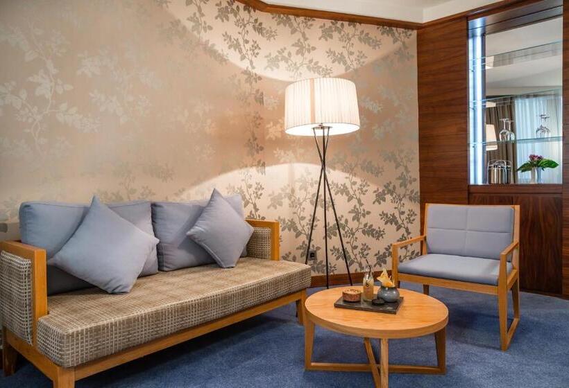 اتاق خانوادگی, Radisson Blu M Bamou Palace Hotel, Brazzaville