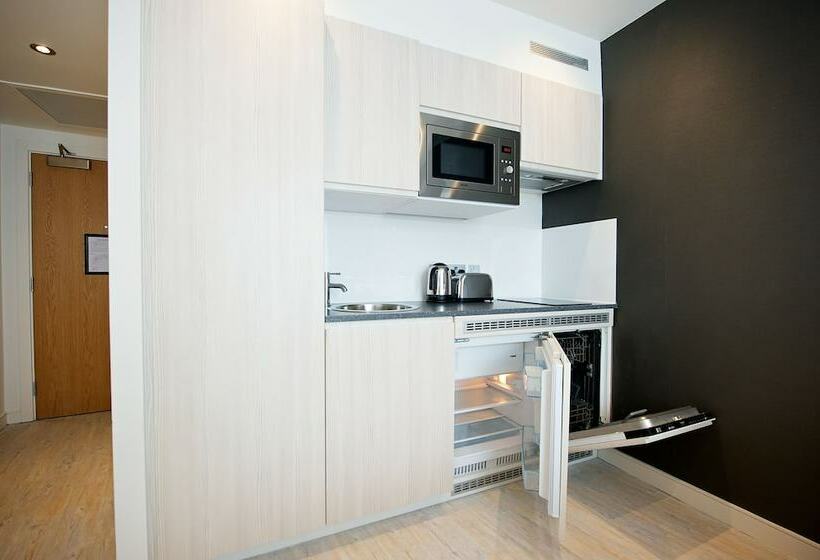 Студия Стандарт, Staycity Aparthotels, York, Barbican Centre