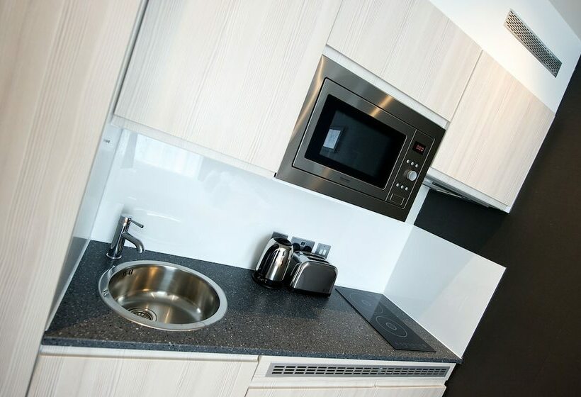 Студия Стандарт, Staycity Aparthotels, York, Barbican Centre