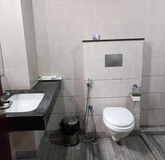 اتاق سوپریور, Autumn Crocus