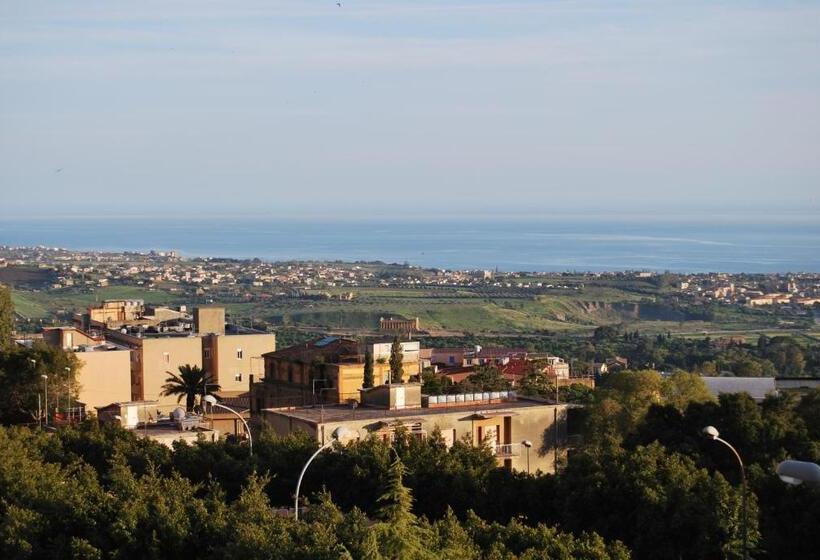 Люкс Вид на Море, La Finestra Sulla Valle