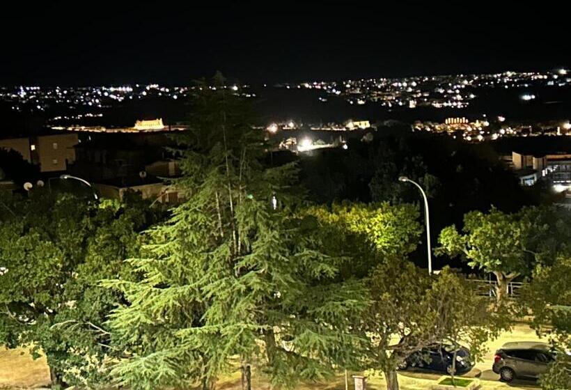 Люкс Вид на Море, La Finestra Sulla Valle