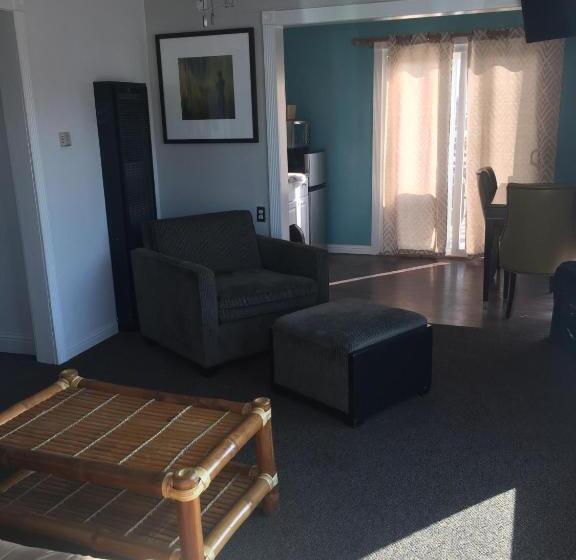 Люкс Вид на Море, Dolphin Cove Motel