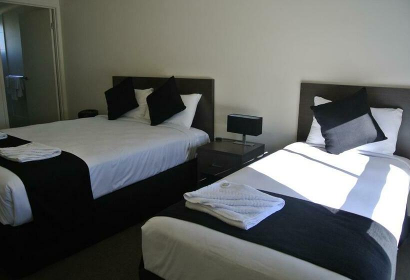 标准间, Dooley's Tavern & Motel Springsure