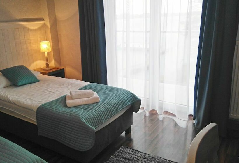 스탠다드 싱글 룸, Ach Mazury