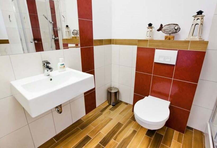 스탠다드 싱글 룸, Ach Mazury