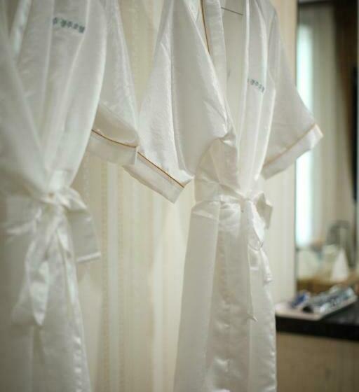 חדר סטנדרט לשלושה, Arisu Gyeongju