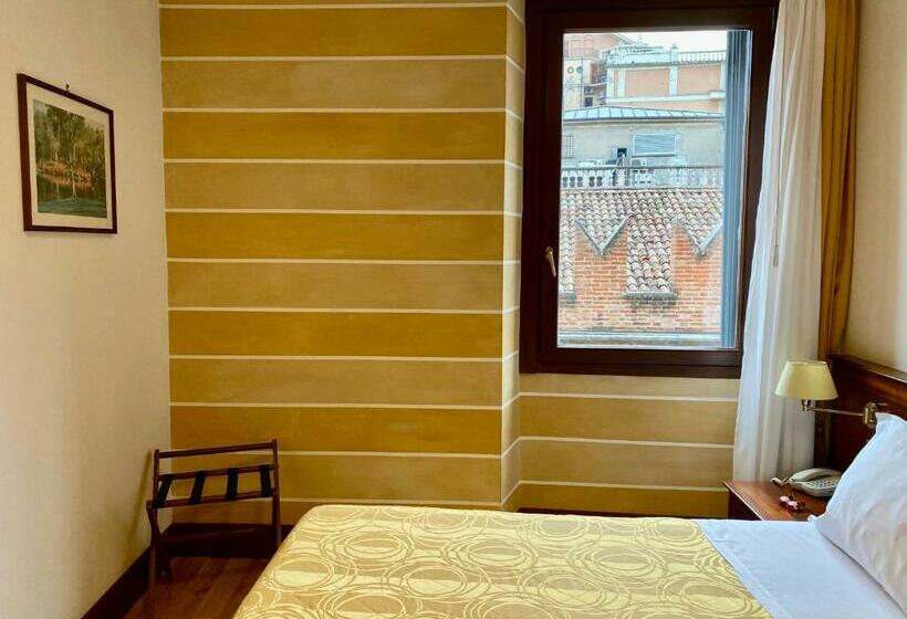 Chambre Standard, Aurora