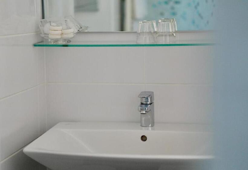 Studio Standard, Aurora