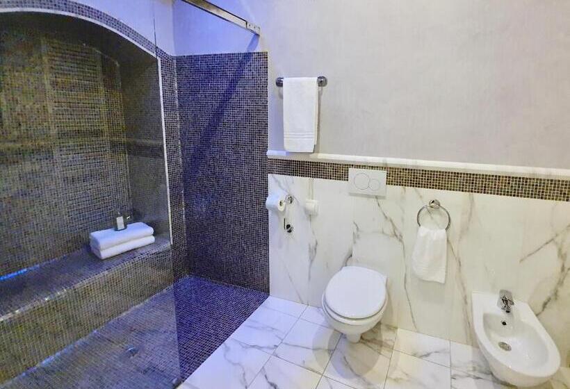 Junior Suite, Aurora