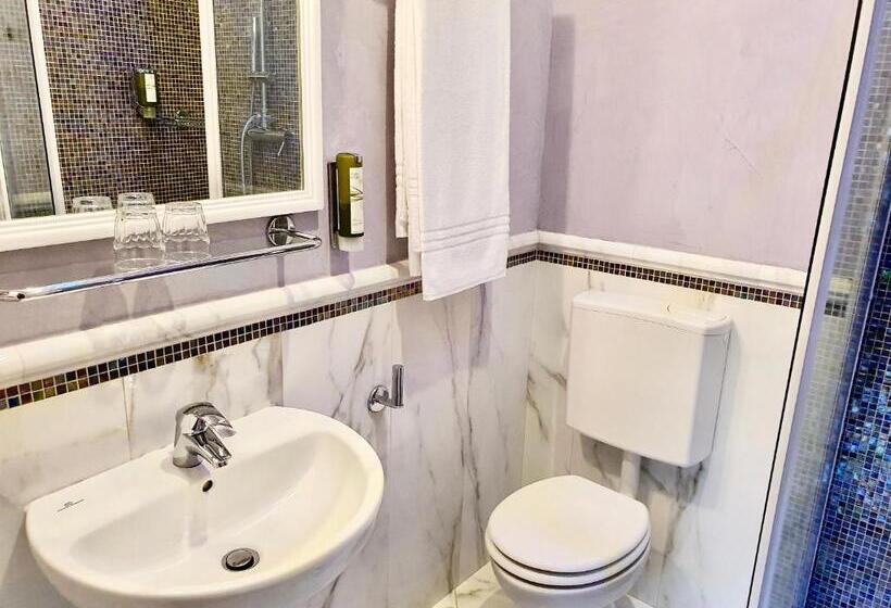 Chambre Economy, Aurora