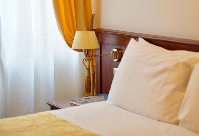 Chambre Economy, Aurora